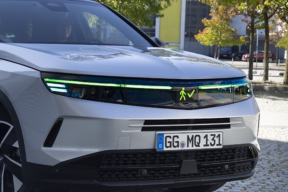 Opel leuchtende Sprache