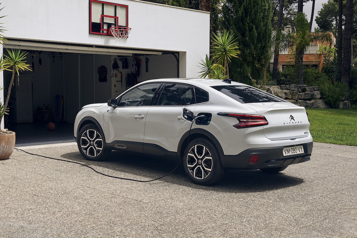 Citroën Ë-C4 X promo