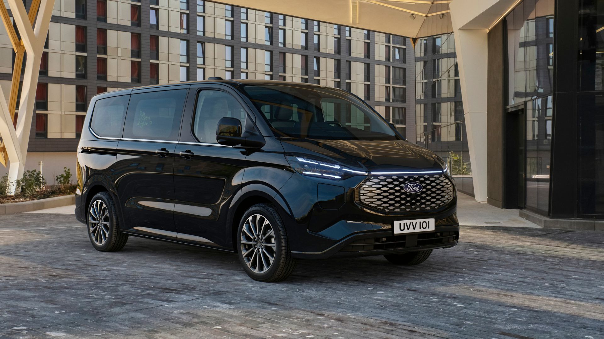 Ford E-Tourneo Custom