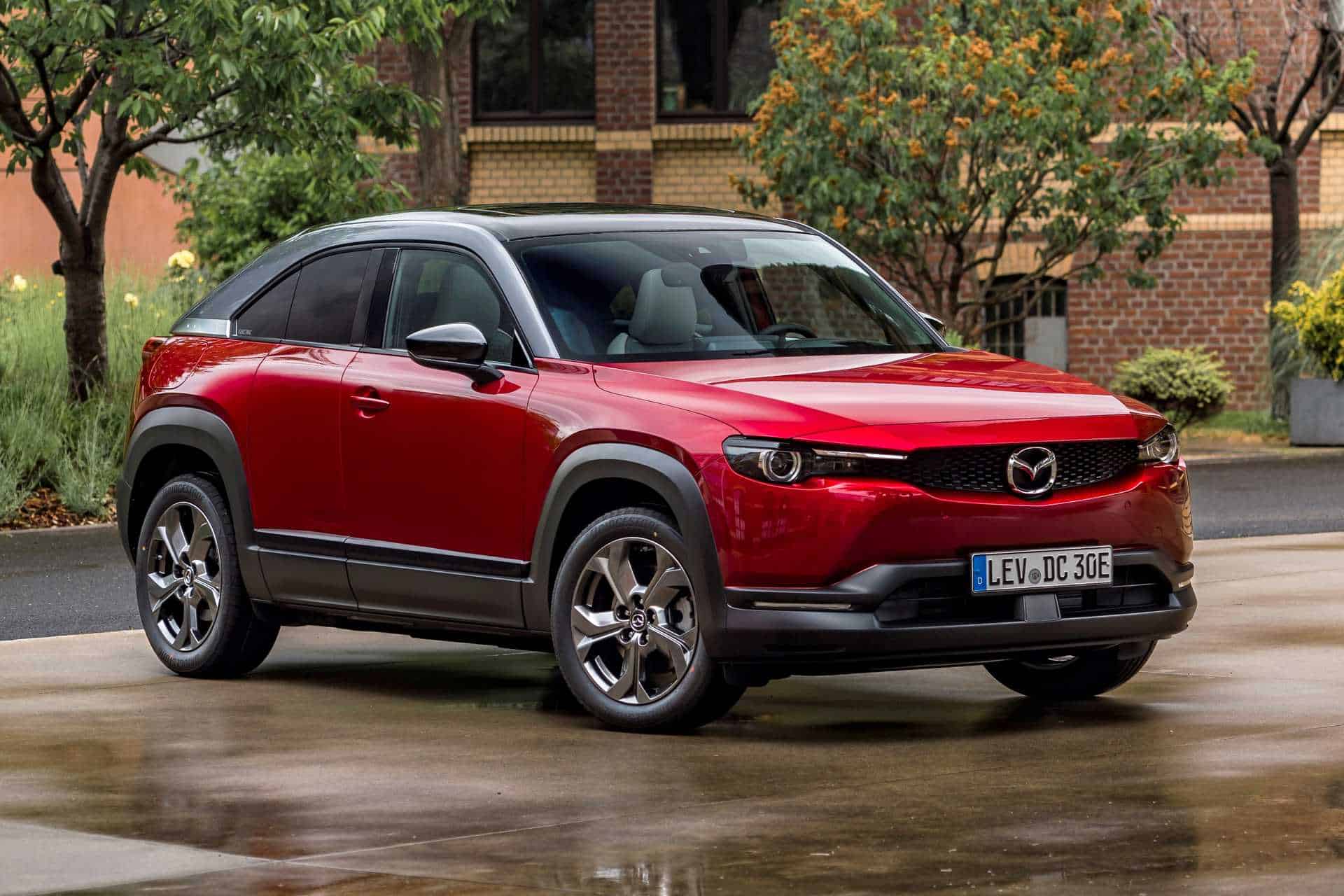 Mazda MX-30 électrique 2022 rouge