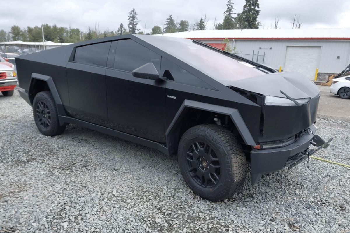 Tesla Cybertruck épave