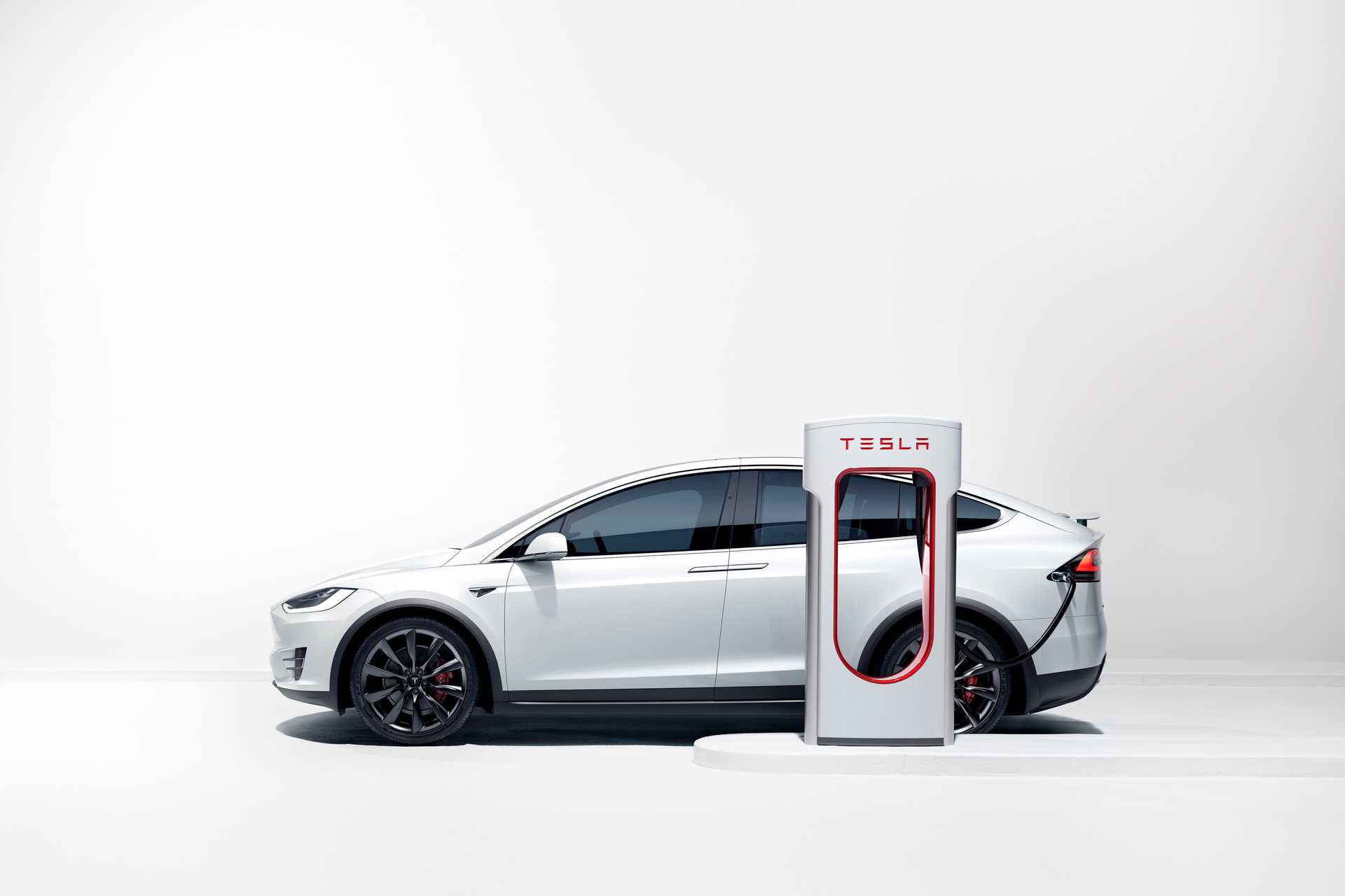 Tesla Model X Supercharger